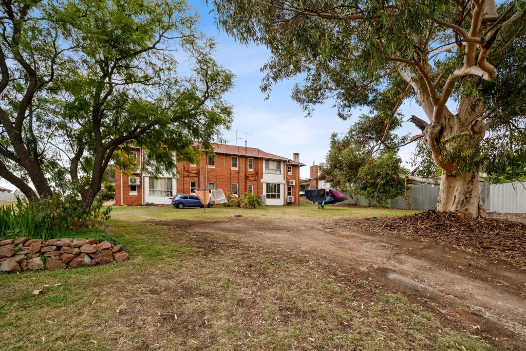 106-108 Larmer Street, Narrandera NSW 2700 - photo 23
