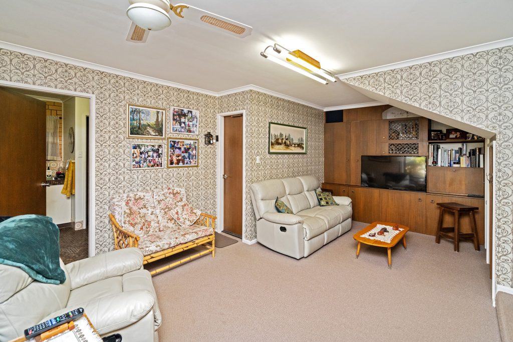158 Kitchener Road, Temora NSW 2666 - photo 15