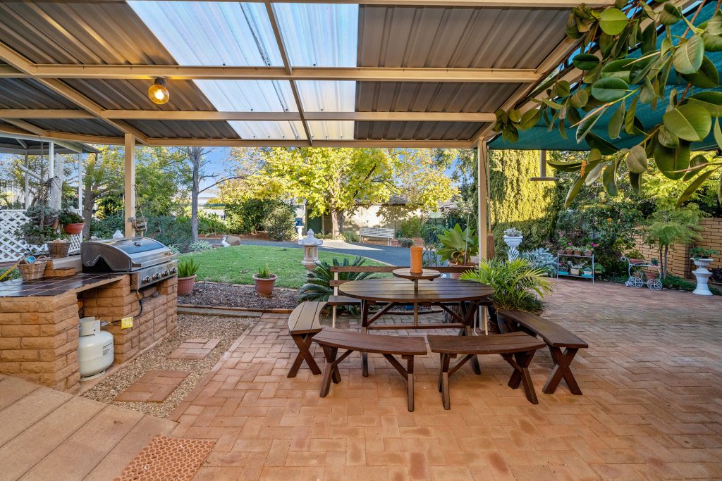 158 Kitchener Road, Temora NSW 2666 - photo 16
