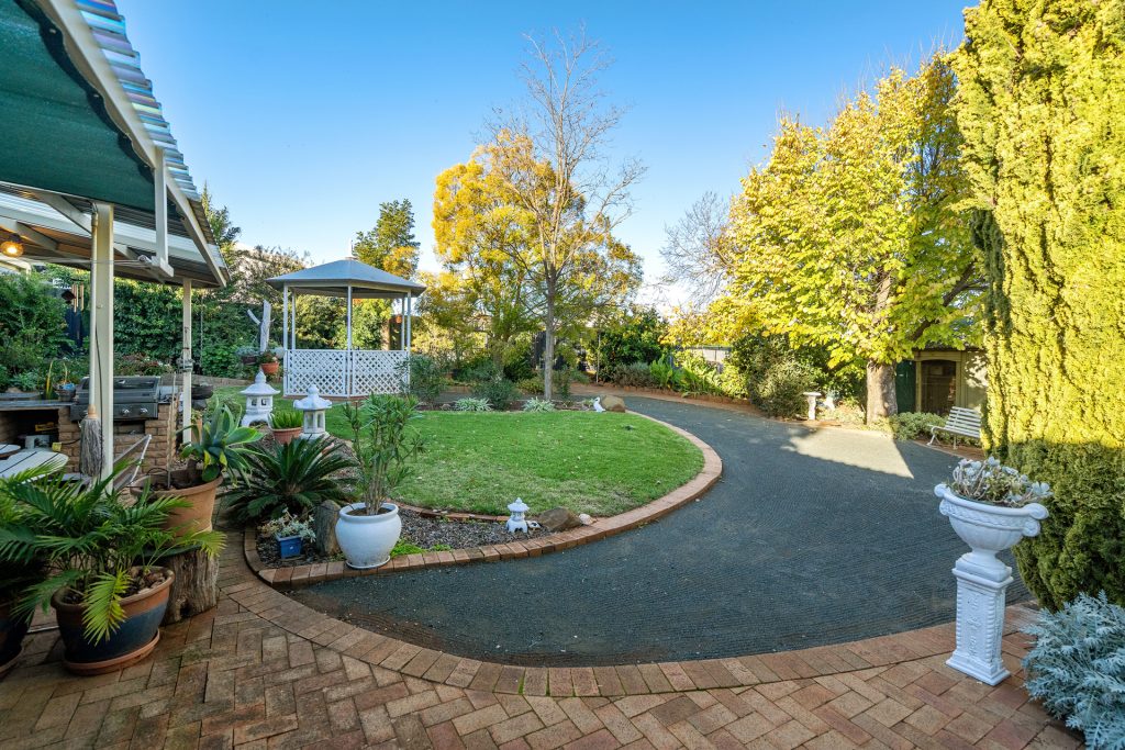 158 Kitchener Road, Temora NSW 2666 - photo 17