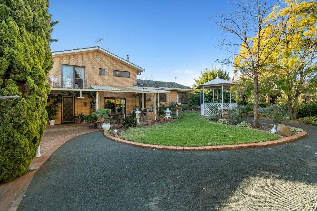 158 Kitchener Road, Temora NSW 2666 - photo 18