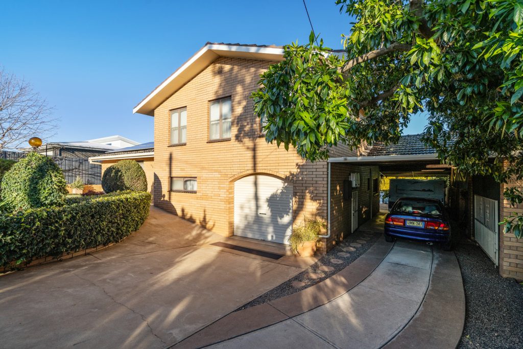 158 Kitchener Road, Temora NSW 2666 - photo 3