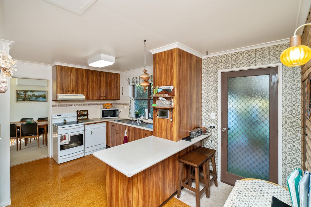 158 Kitchener Road, Temora NSW 2666 - photo 7