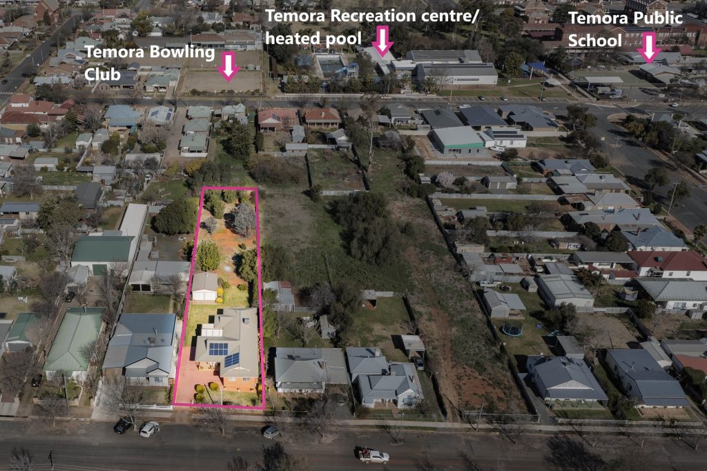 138 Polaris Street, Temora NSW 2666 - photo 2