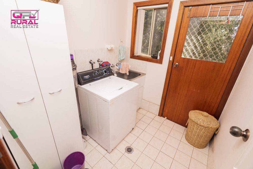 138 Polaris Street, Temora NSW 2666 - photo 17
