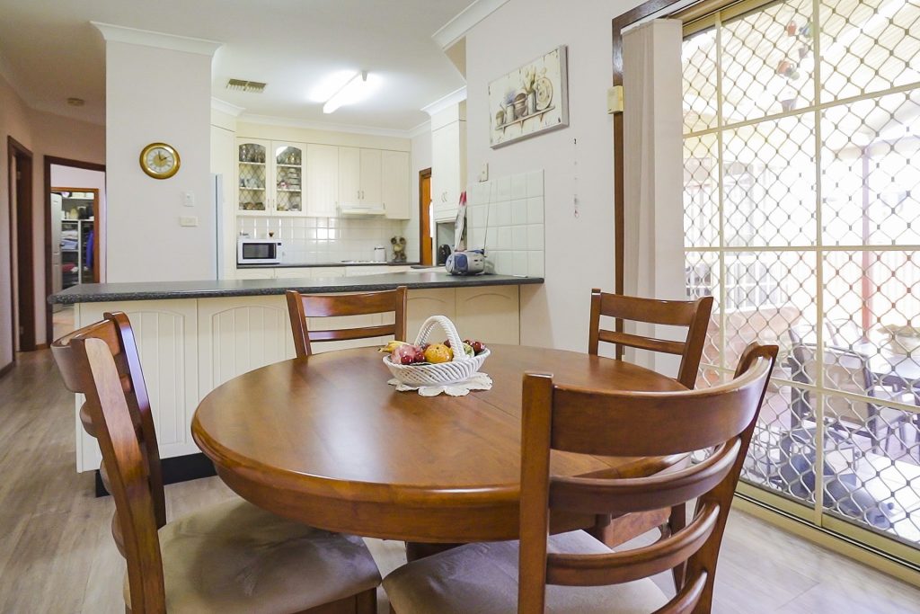 138 Polaris Street, Temora NSW 2666 - photo 9