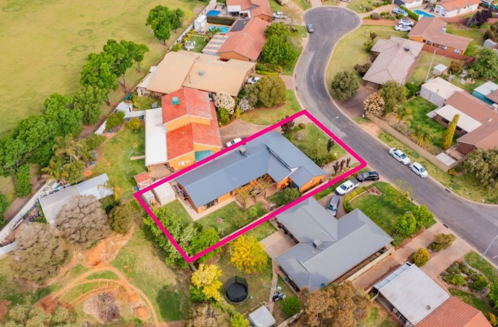 17 Roma Avenue, Leeton NSW 2705 - photo 3