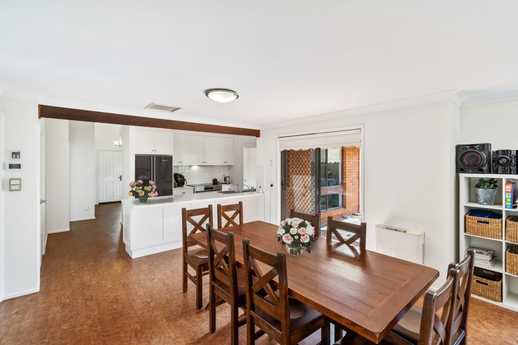 17 Roma Avenue, Leeton NSW 2705 - photo 7