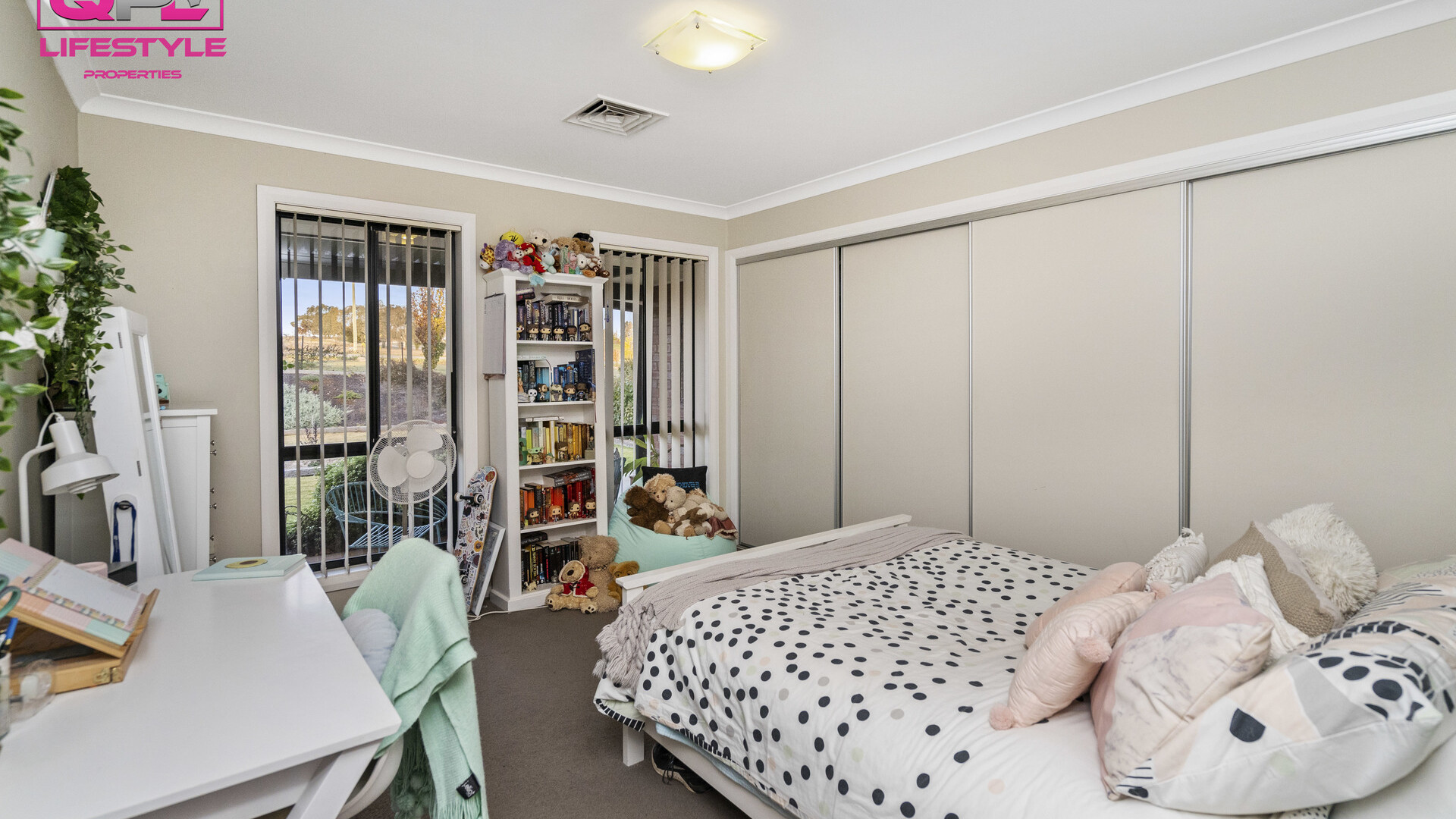 6 Rosella Street, Temora NSW 2666 - photo 11
