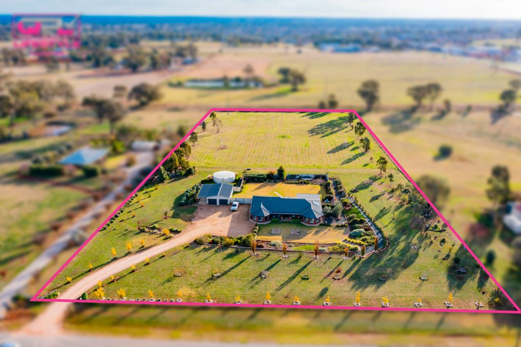 6 Rosella Street, Temora NSW 2666 - photo 20