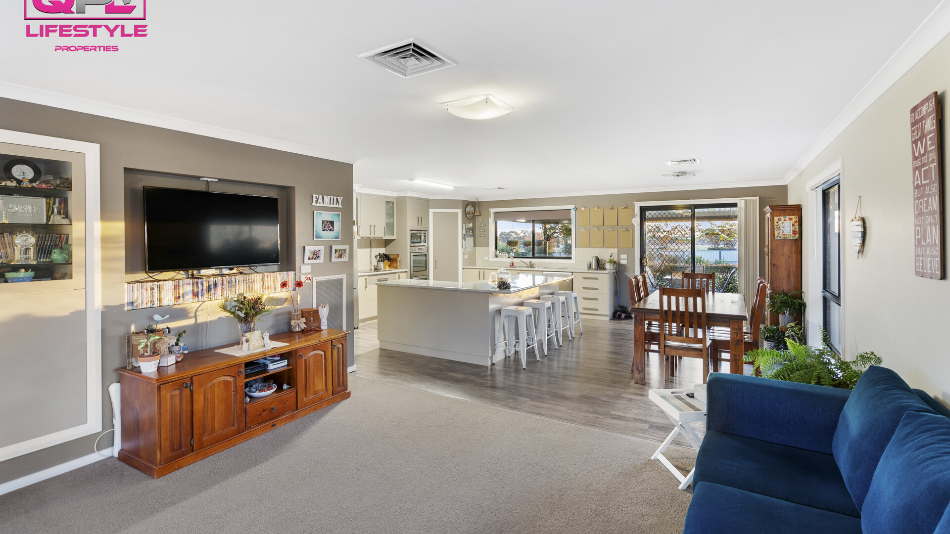 6 Rosella Street, Temora NSW 2666 - photo 6