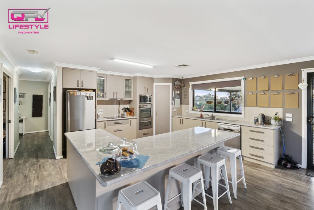 6 Rosella Street, Temora NSW 2666 - photo 7