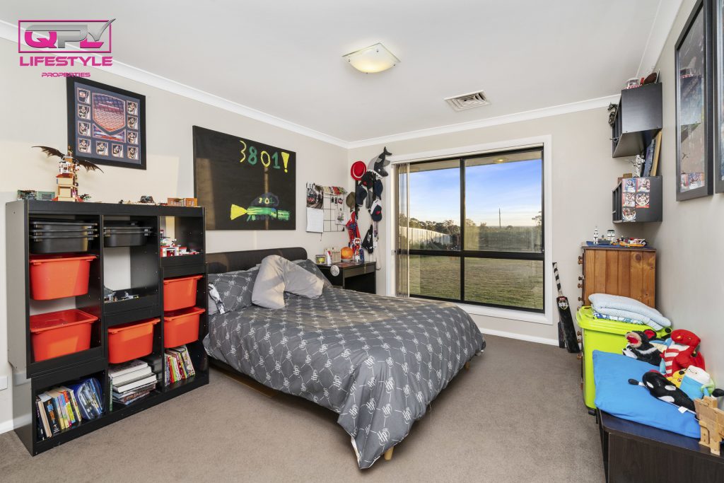 6 Rosella Street, Temora NSW 2666 - photo 9