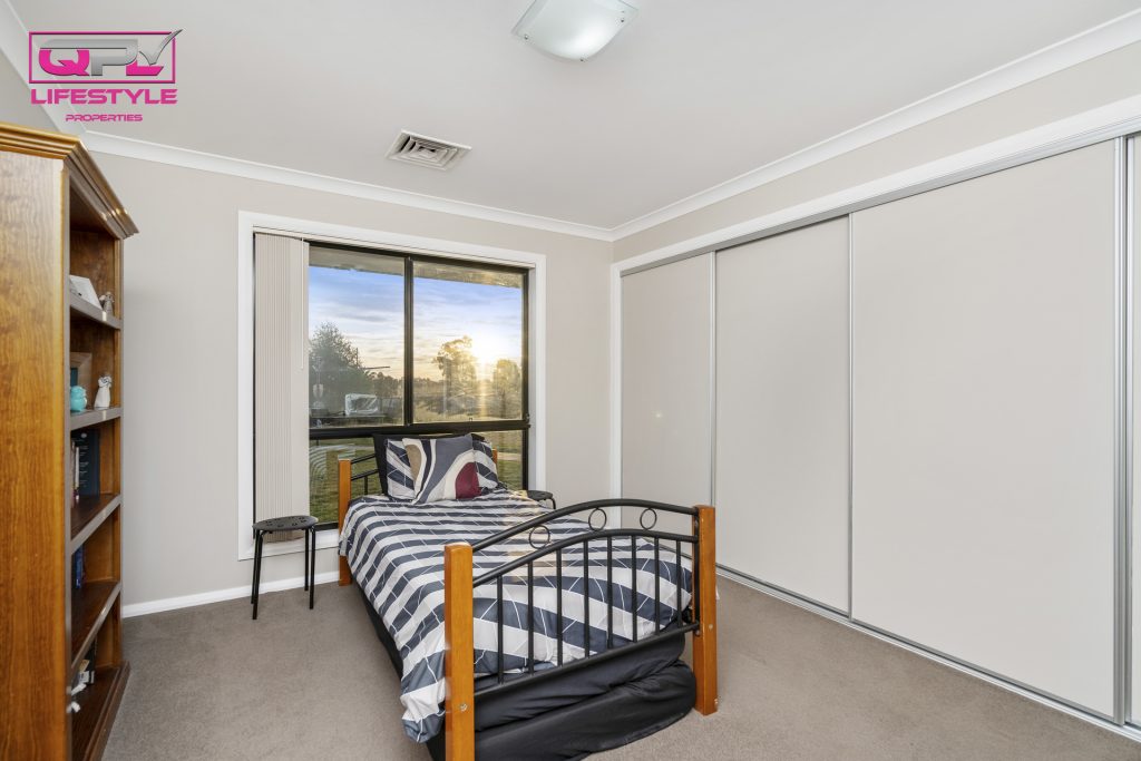 6 Rosella Street, Temora NSW 2666 - photo 10