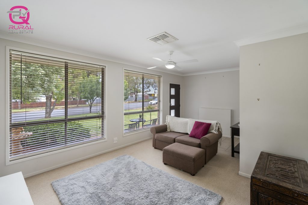 59 Parkes Street, Temora NSW 2666 - photo 5