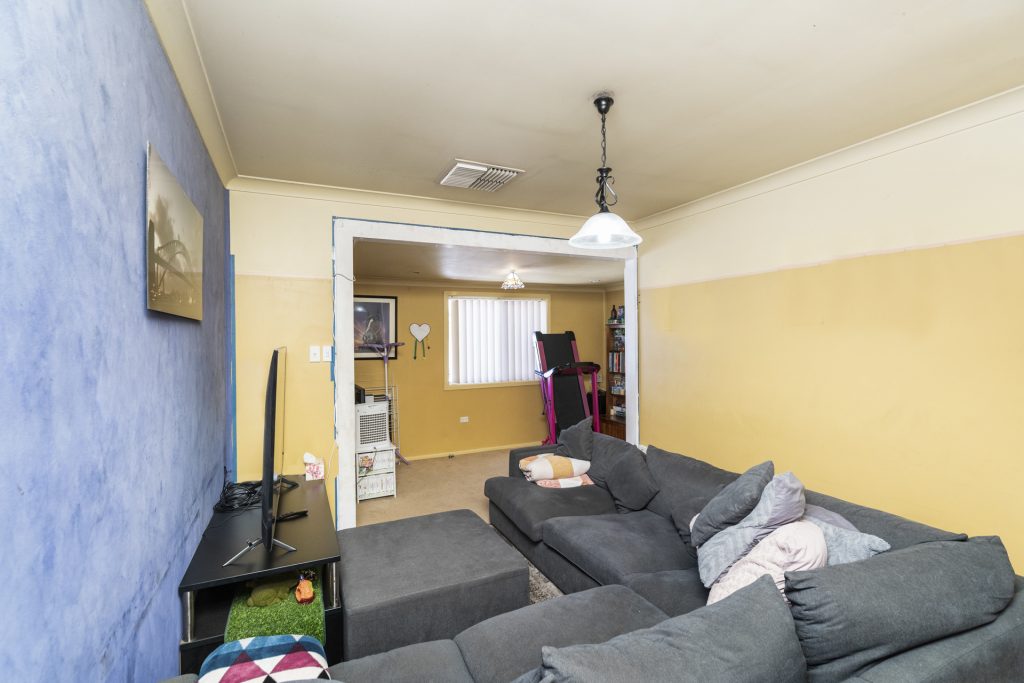 103 Bolton Street, Narrandera NSW 2700 - photo 2