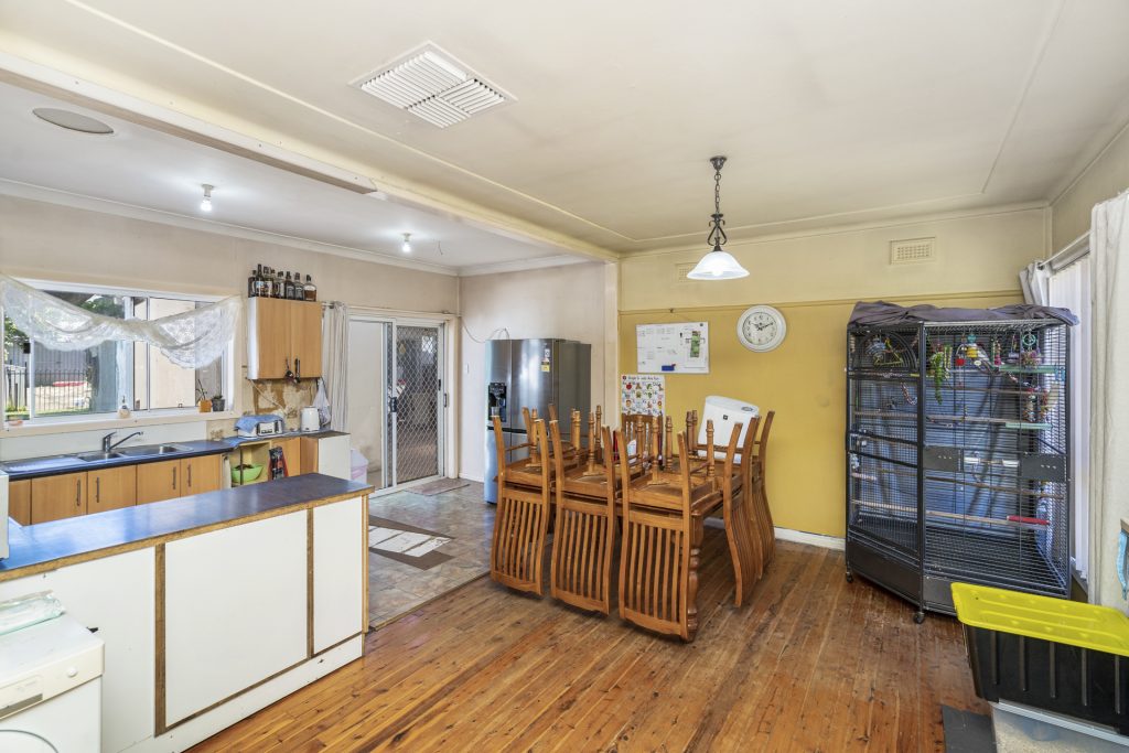 103 Bolton Street, Narrandera NSW 2700 - photo 4