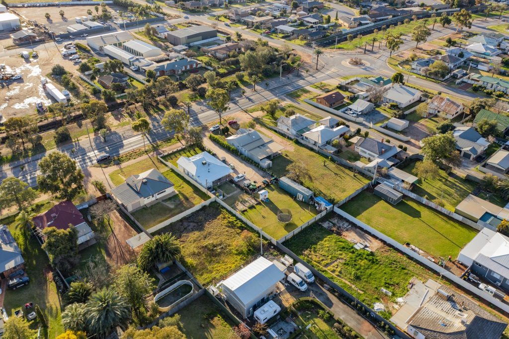 167 Palm Avenue, Leeton NSW 2705 - photo 12