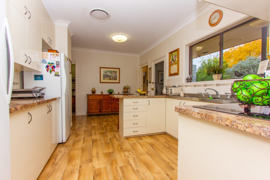 5 Audley Street, Narrandera NSW 2700 - photo 2