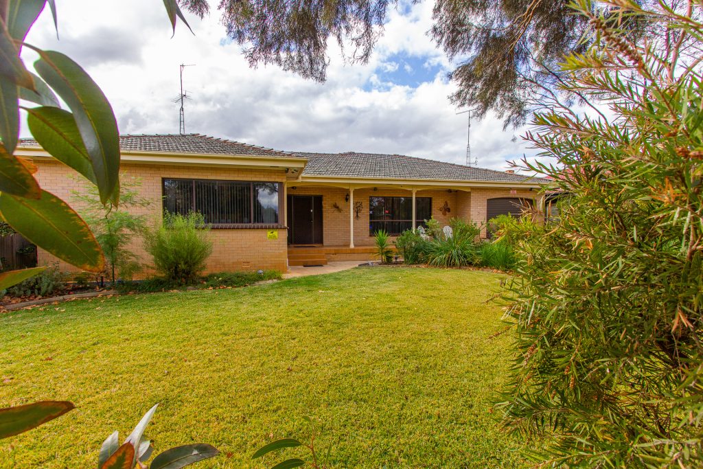 5 Audley Street, Narrandera NSW 2700 - photo 18