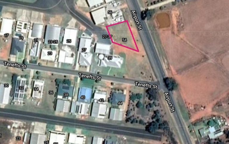 54 Airport Street, Temora NSW 2666 - photo 2