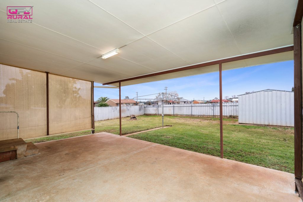 105 Tonkin Street, Temora NSW 2666 - photo 15