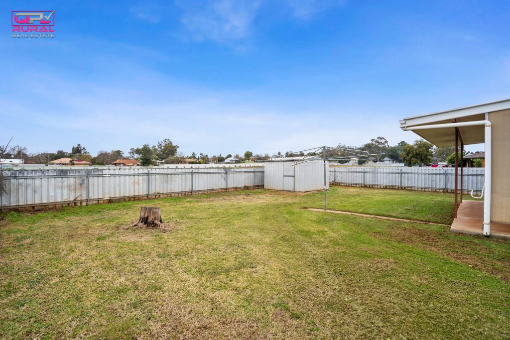 105 Tonkin Street, Temora NSW 2666 - photo 17