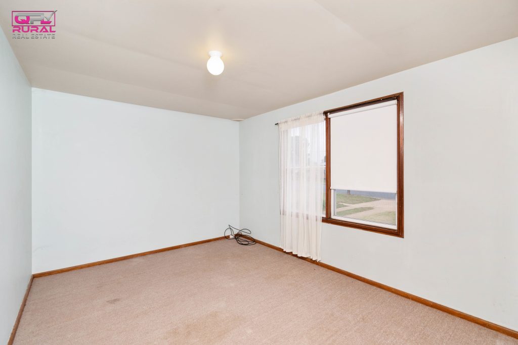 105 Tonkin Street, Temora NSW 2666 - photo 10
