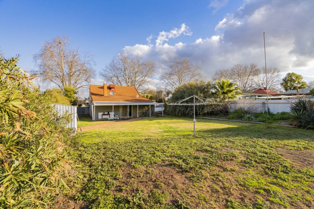 33 Dundas Street, Narrandera NSW 2700 - photo 11