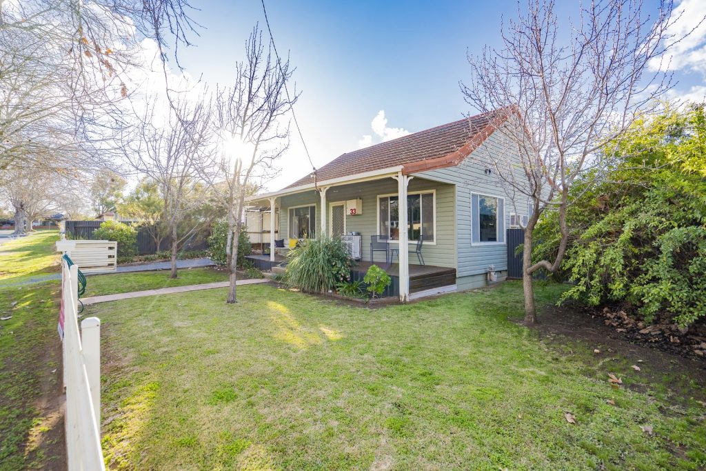 33 Dundas Street, Narrandera NSW 2700 - McGrath Riverina