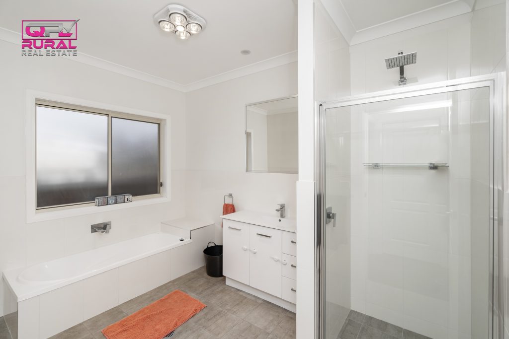 132 Vesper Street, Temora NSW 2666 - photo 11