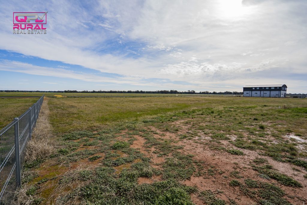 24 Spitfire Drive, Temora NSW 2666 - photo 6