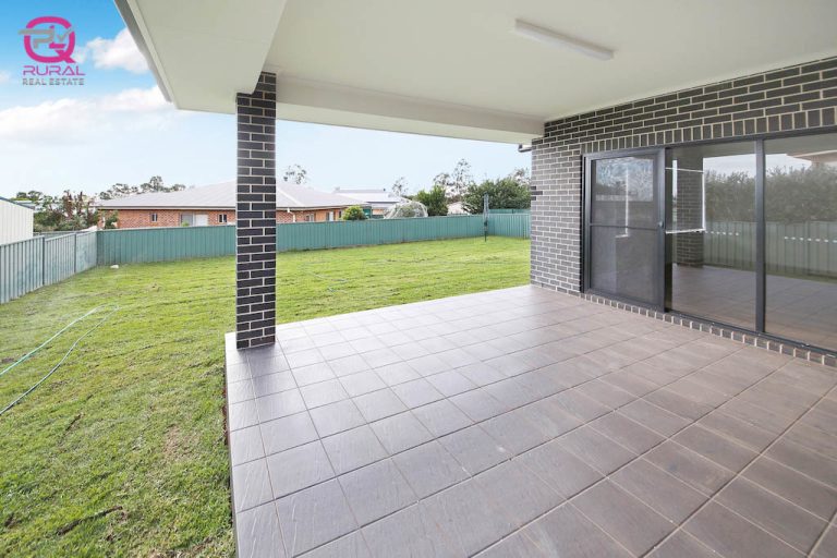 9 Kavanagh Circuit, Temora NSW 2666 - photo 13