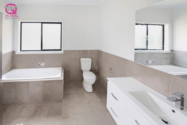 9 Kavanagh Circuit, Temora NSW 2666 - photo 9