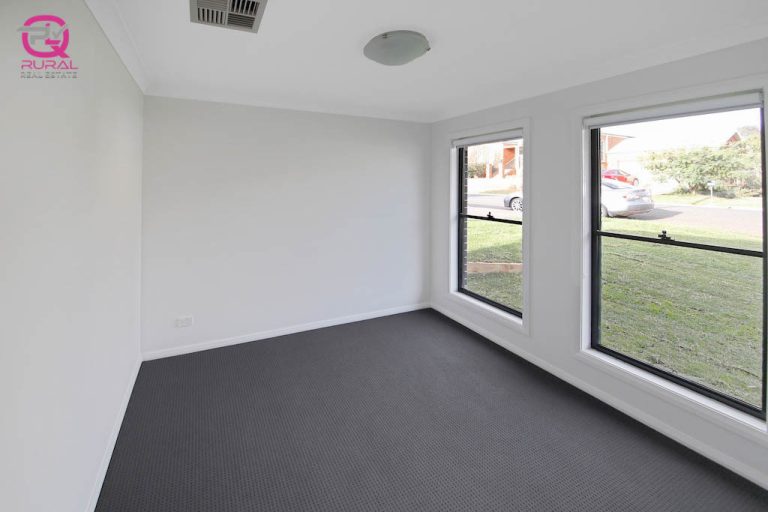 9 Kavanagh Circuit, Temora NSW 2666 - photo 10