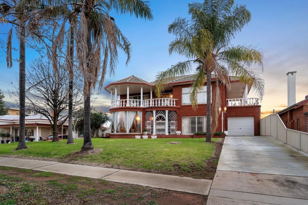 43 Wade Avenue, Leeton NSW 2705 - McGrath Riverina