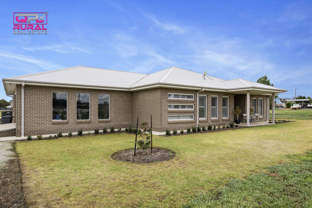 3A Evatt Street, Temora NSW 2666 - photo 2