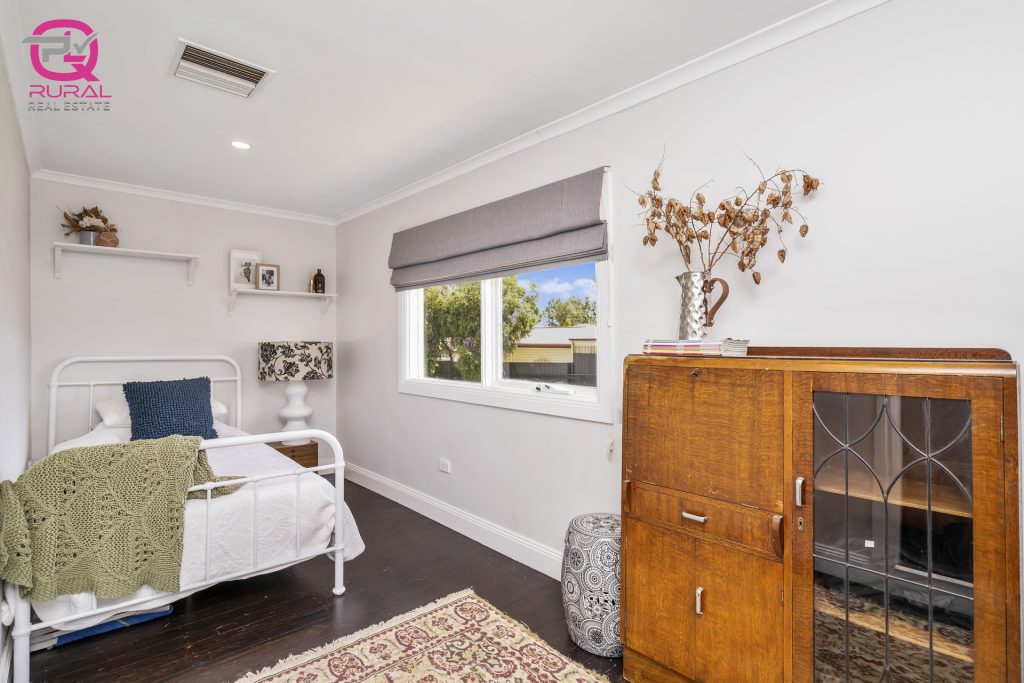 162 Victoria Street, Temora NSW 2666 - photo 17