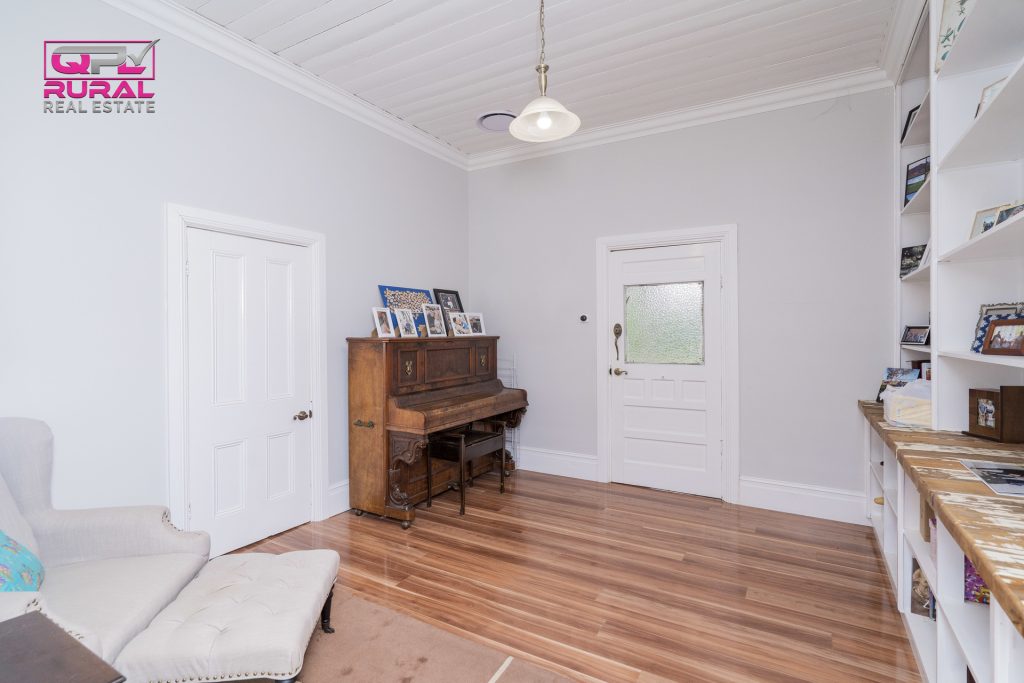 156 Anzac Street, Temora NSW 2666 - photo 11