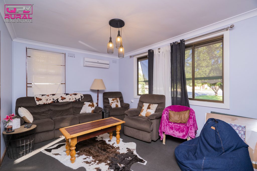 3 Elizabeth Street, Narrandera NSW 2700 - photo 2