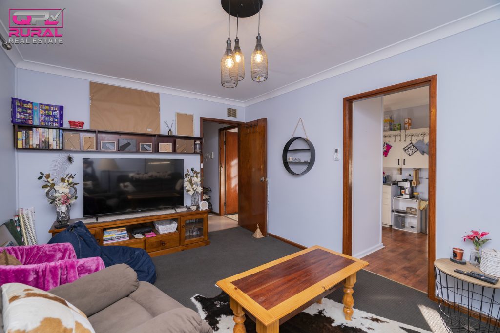 3 Elizabeth Street, Narrandera NSW 2700 - photo 3