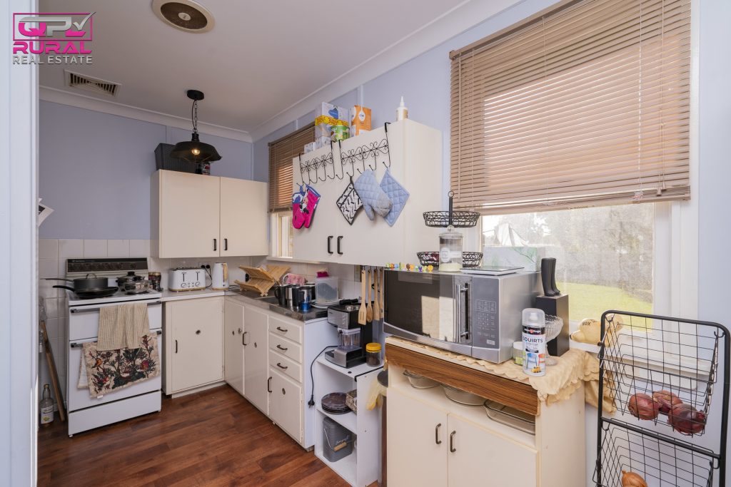 3 Elizabeth Street, Narrandera NSW 2700 - photo 4