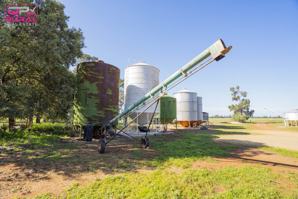 586 South Yalgogrin Road, Barellan NSW 2665 - photo 15