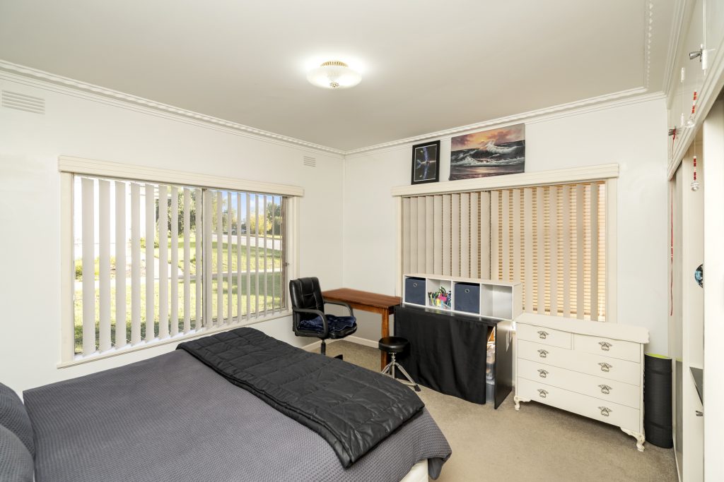 9 Roberts Street, Narrandera NSW 2700 - photo 11