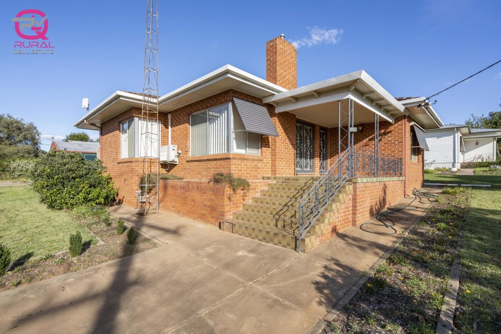 9 Roberts Street, Narrandera NSW 2700 - McGrath Riverina