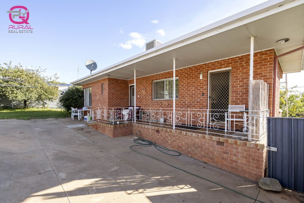 9 Roberts Street, Narrandera NSW 2700 - photo 15