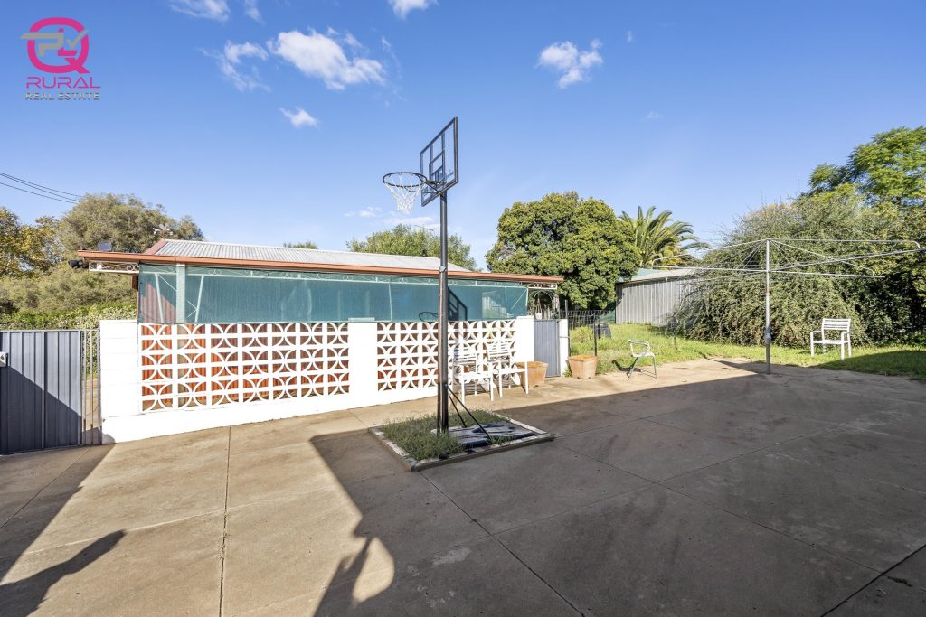 9 Roberts Street, Narrandera NSW 2700 - photo 17
