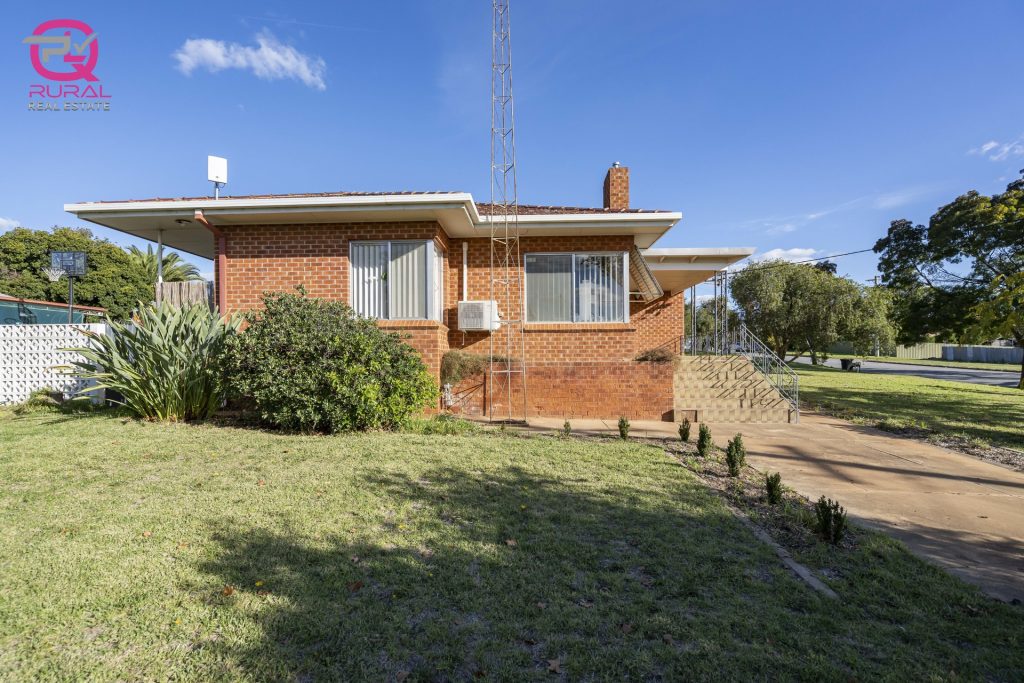 9 Roberts Street, Narrandera NSW 2700 - photo 20