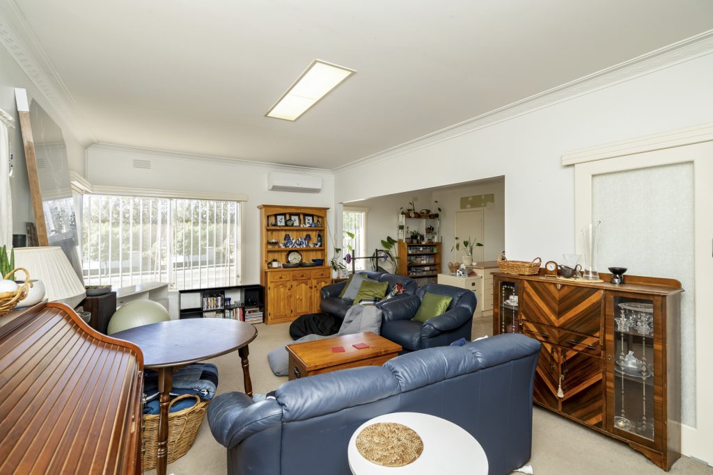 9 Roberts Street, Narrandera NSW 2700 - photo 4