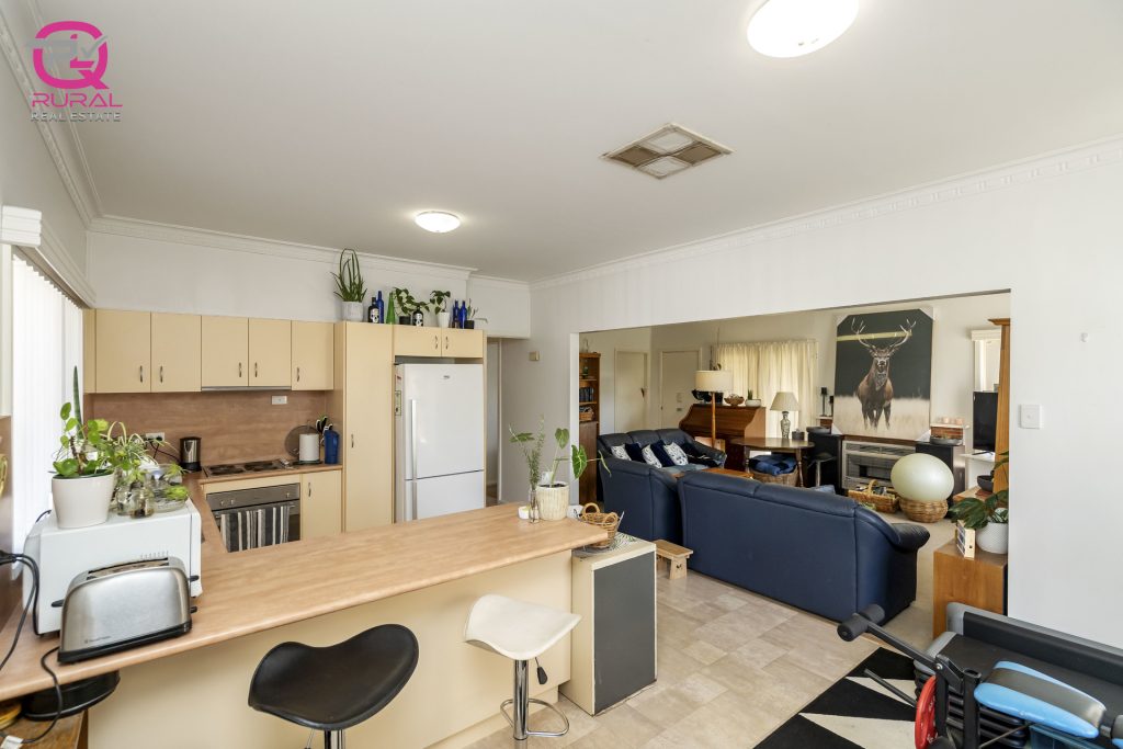 9 Roberts Street, Narrandera NSW 2700 - photo 7